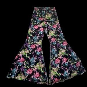 Savage swim bell bottoms. Size Large